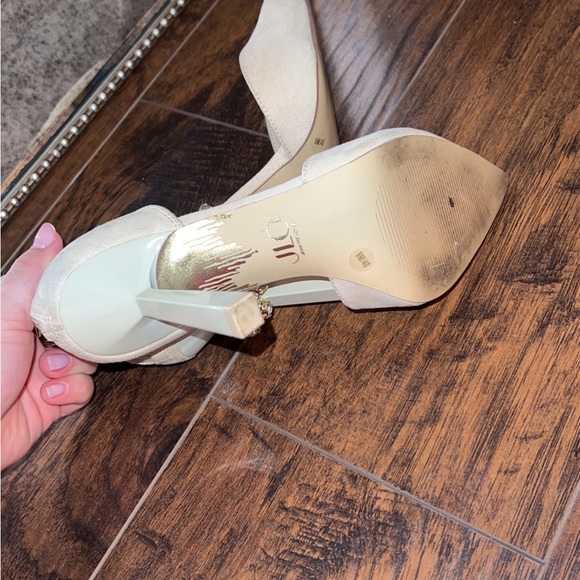 Heels - Picture 6 of 7